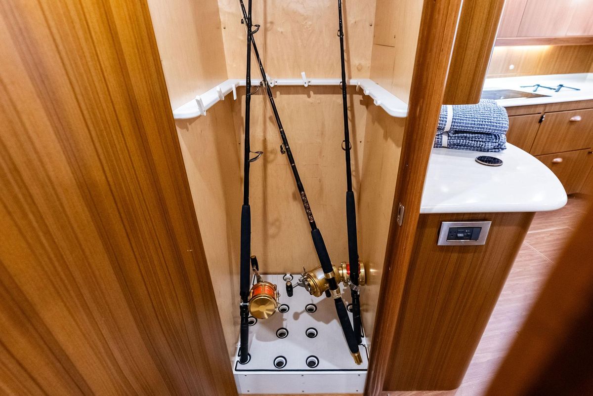 2010 Viking 52 