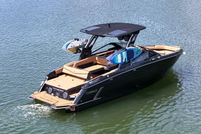 Cobalt R8 Surf