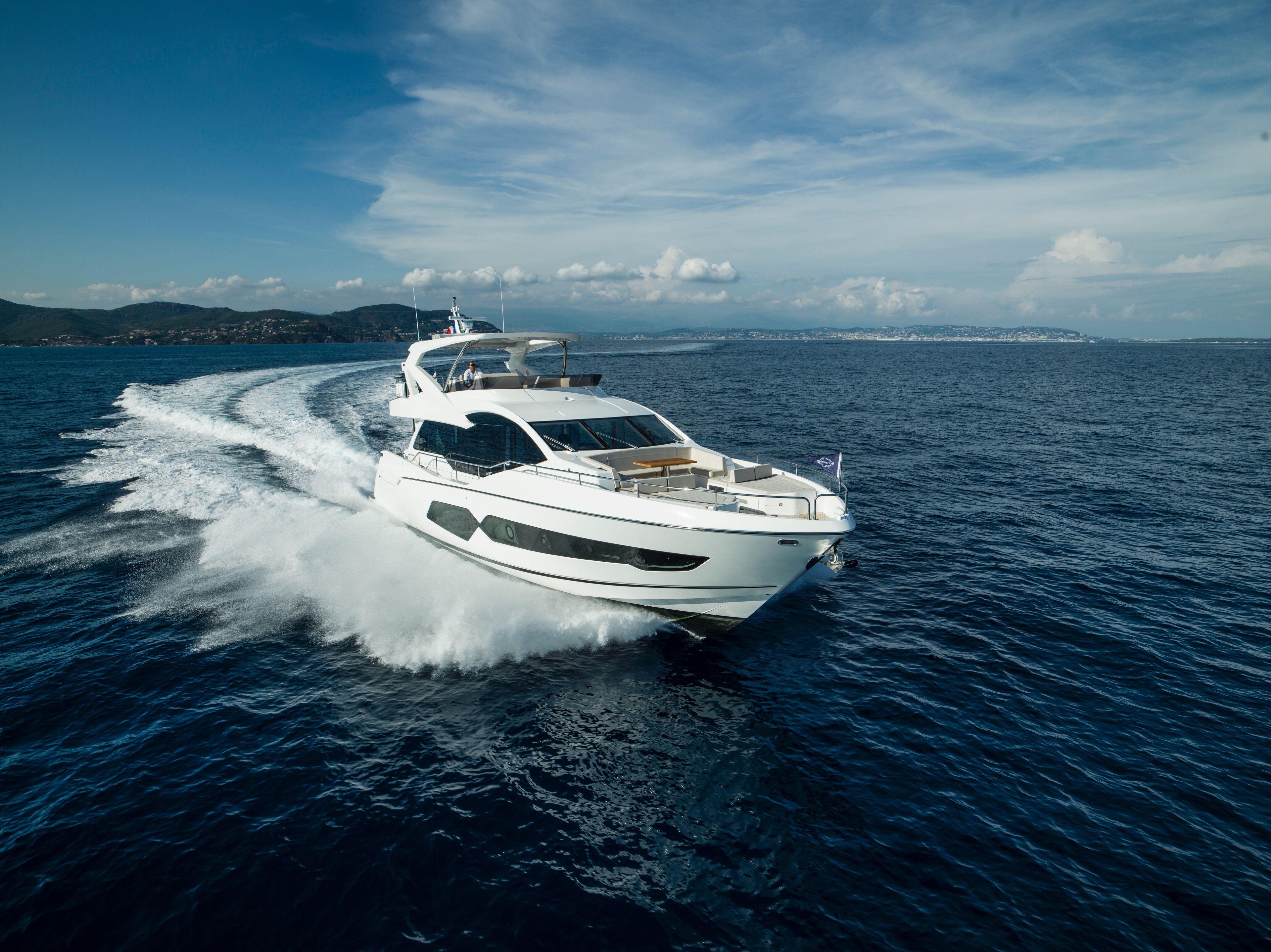 Yacht