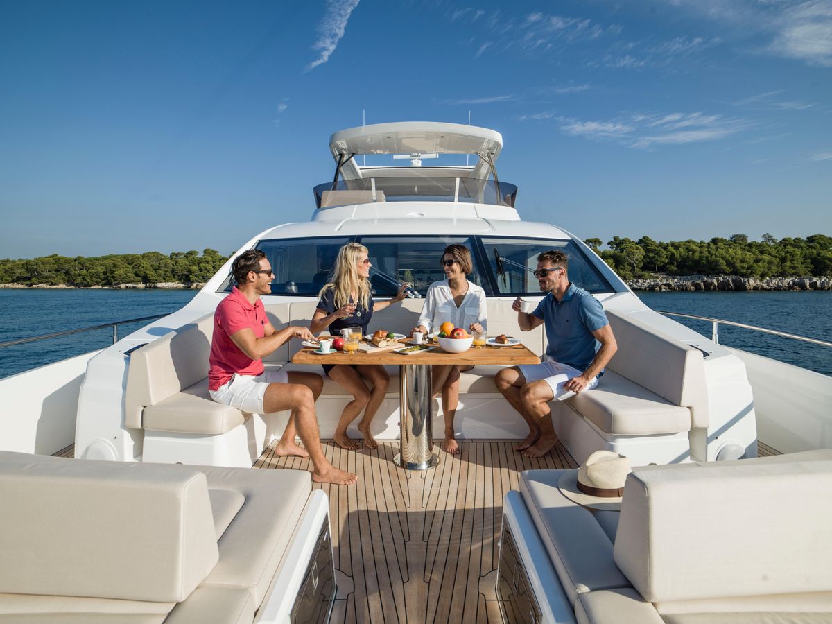 2023 Sunseeker 77 