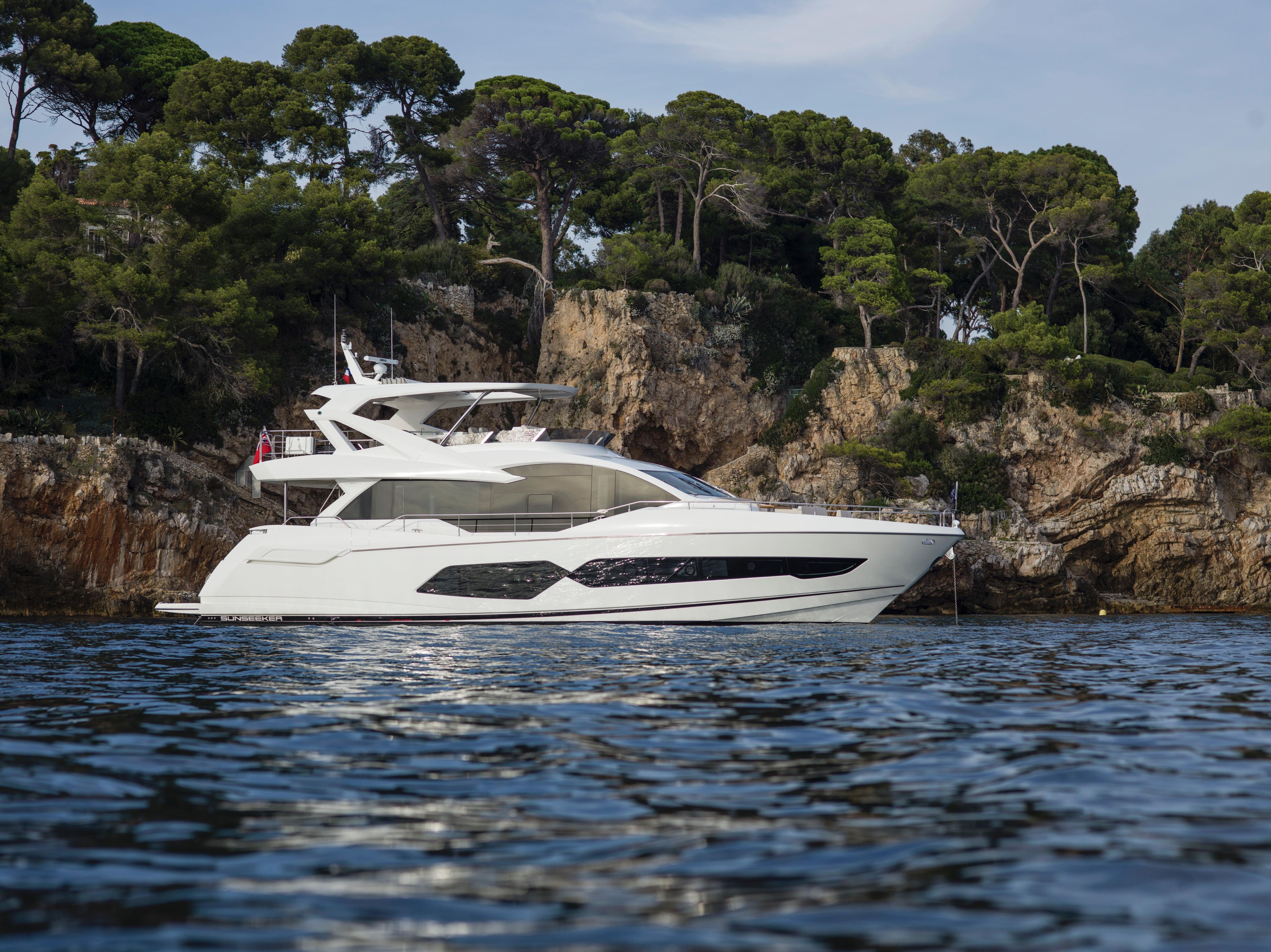 2023 Sunseeker 77 