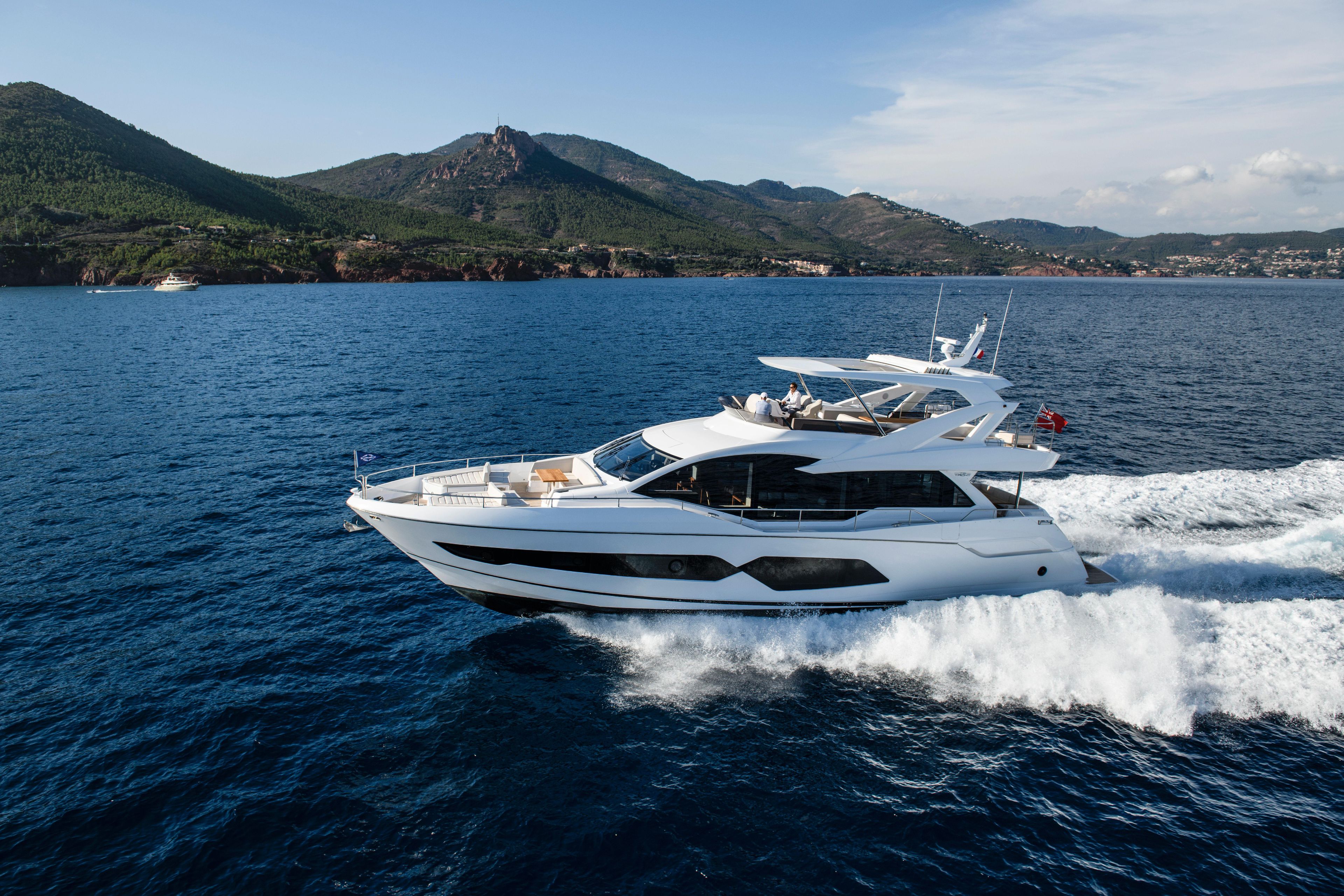 Yacht