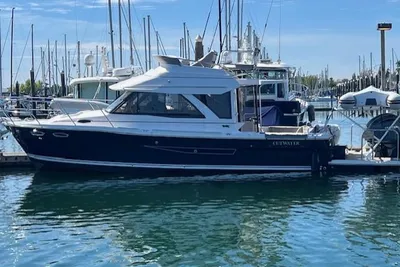 Cutwater C-32 CB