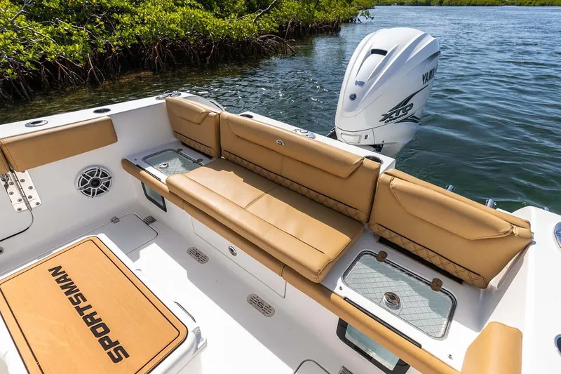  Yacht Photos Pics Manufacturer Provided Image: 2025 Sportsman Heritage 261 Center Console boat with tan seating and Yamaha outboard motor.