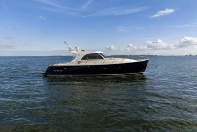 2012 Mochi Craft Dolphin 44