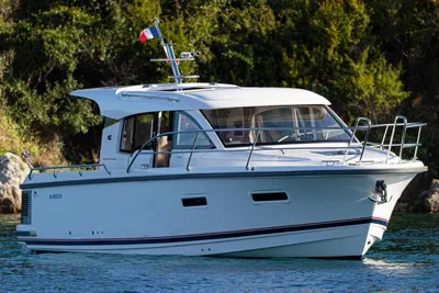 2025 Nimbus 305 Coupe