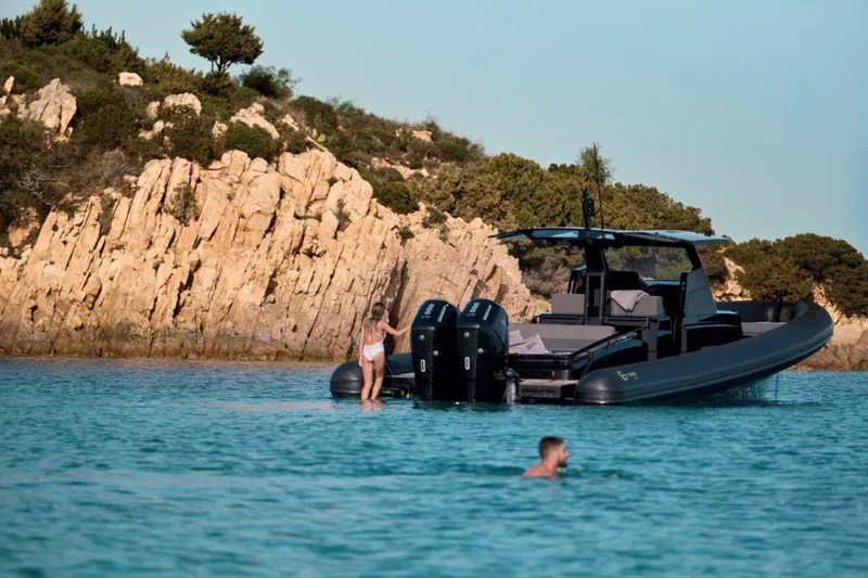  Yacht Photos Pics Luxury G-Tender DIECI4 boat in scenic coastal waters, 2026 model.