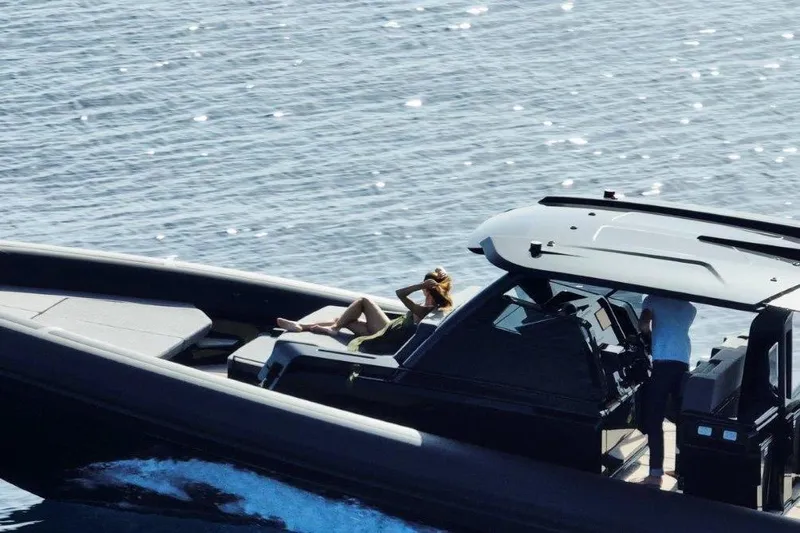  Yacht Photos Pics Luxury G-Tender DIECI4 yacht cruising on open water, 2026 model.