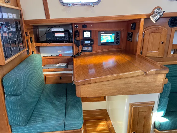  Yacht Photos Pics Comfortable Navigation Station