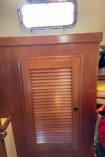  Yacht Photos Pics Quarter Berth Stateroom