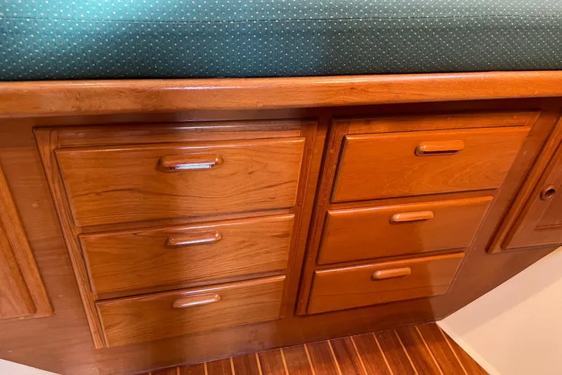  Yacht Photos Pics Storage Under Forward Berth