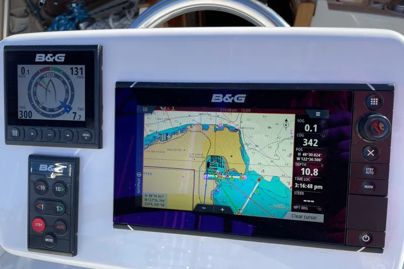  Yacht Photos Pics Cockpit Helm Navigation