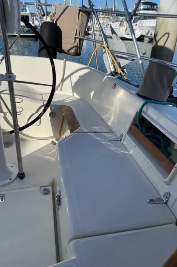  Yacht Photos Pics Generous Cockpit Seating