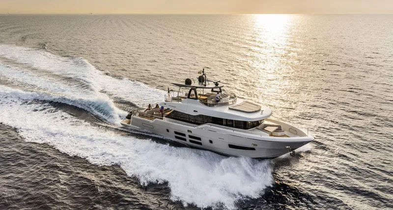 Bull Yacht Photos Pics 
