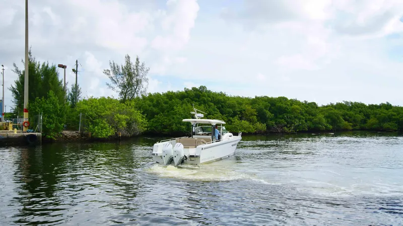 In-stock 2024 Nimbus T11 #289 Yacht Photos Pics Nimbus T11-289 Profile