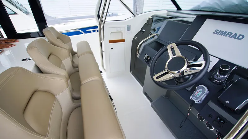 In-stock 2024 Nimbus T11 #289 Yacht Photos Pics Nimbus T11-289 Helm