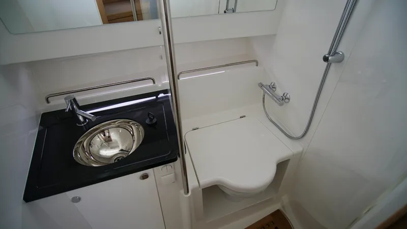 In-stock 2024 Nimbus T11 #289 Yacht Photos Pics Nimbus T11-289 Head