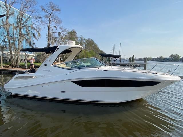 2016 Sea Ray 330 Sundancer