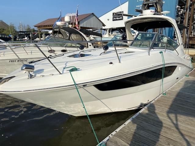 2016 Sea Ray 330 Sundancer