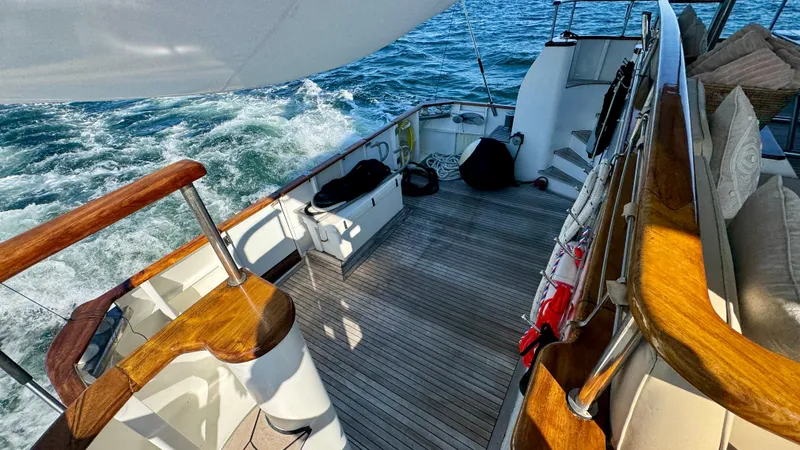 Trindade Yacht Photos Pics 