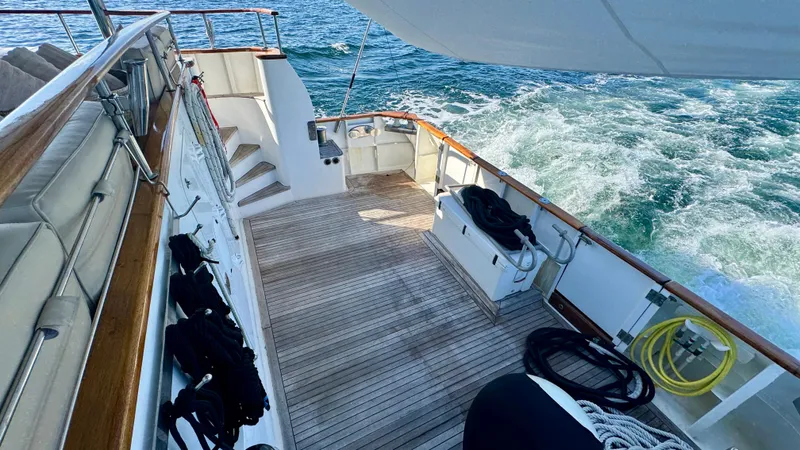 Trindade Yacht Photos Pics 