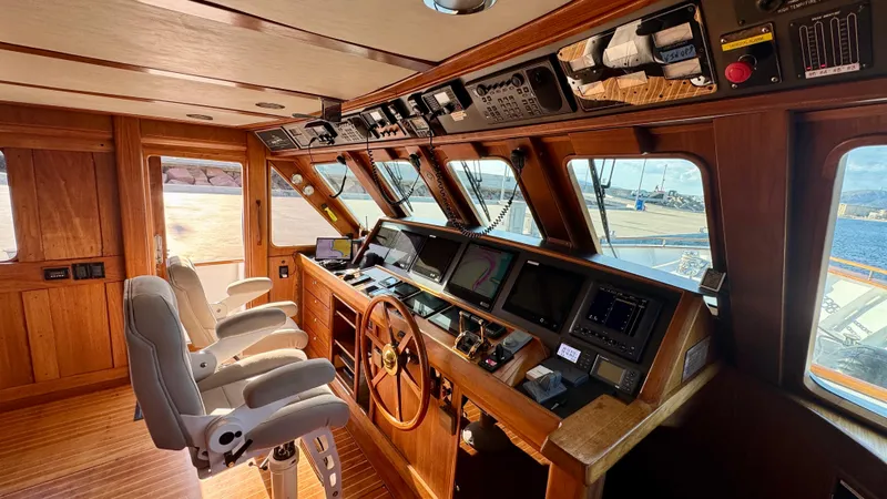 Trindade Yacht Photos Pics Pilothouse