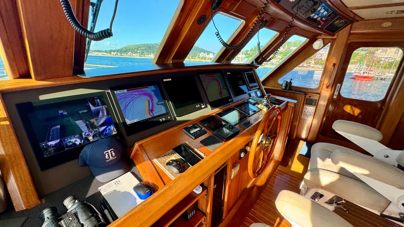 Trindade Yacht Photos Pics Pilothouse