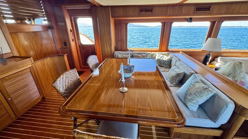 Trindade Yacht Photos Pics Dining area