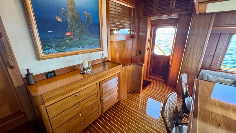 Trindade Yacht Photos Pics Dining area