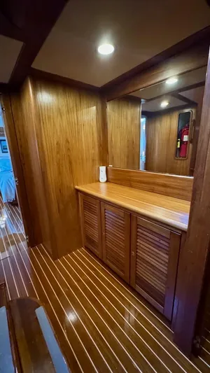 Trindade Yacht Photos Pics Guest companionway