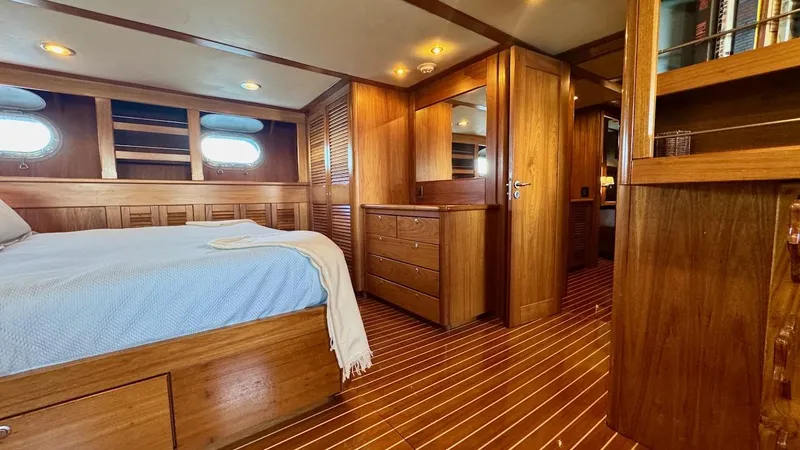 Trindade Yacht Photos Pics Master Stateroom