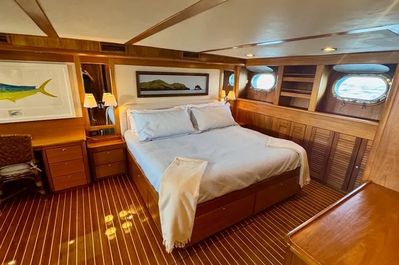 Trindade Yacht Photos Pics Master Stateroom