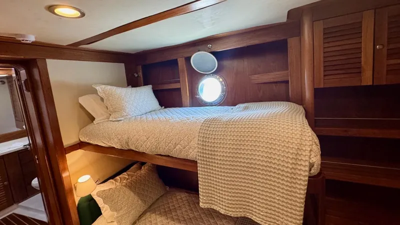 Trindade Yacht Photos Pics Starboard Guest Stateroom