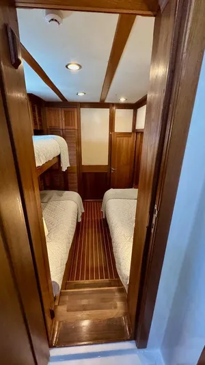 Trindade Yacht Photos Pics Starboard Guest Stateroom