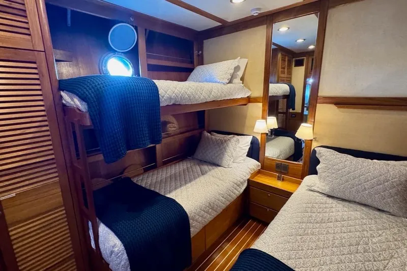 Trindade Yacht Photos Pics Port Guest Stateroom