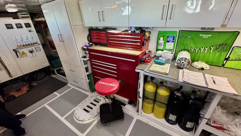 Trindade Yacht Photos Pics Engineering Machinery Area