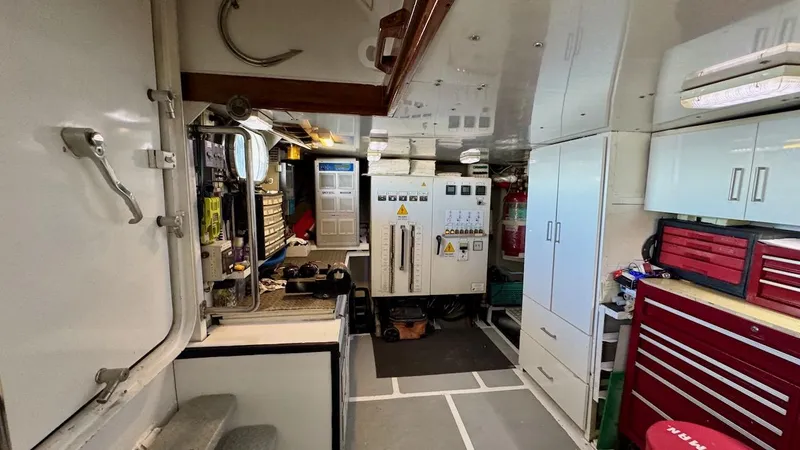 Trindade Yacht Photos Pics Engineering Machinery Area