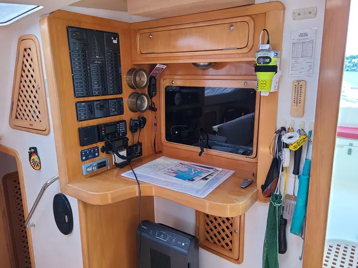 Carpe Aura Yacht Photos Pics 