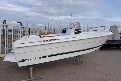2025 B2 Marine CAP FERRET 522 OPEN