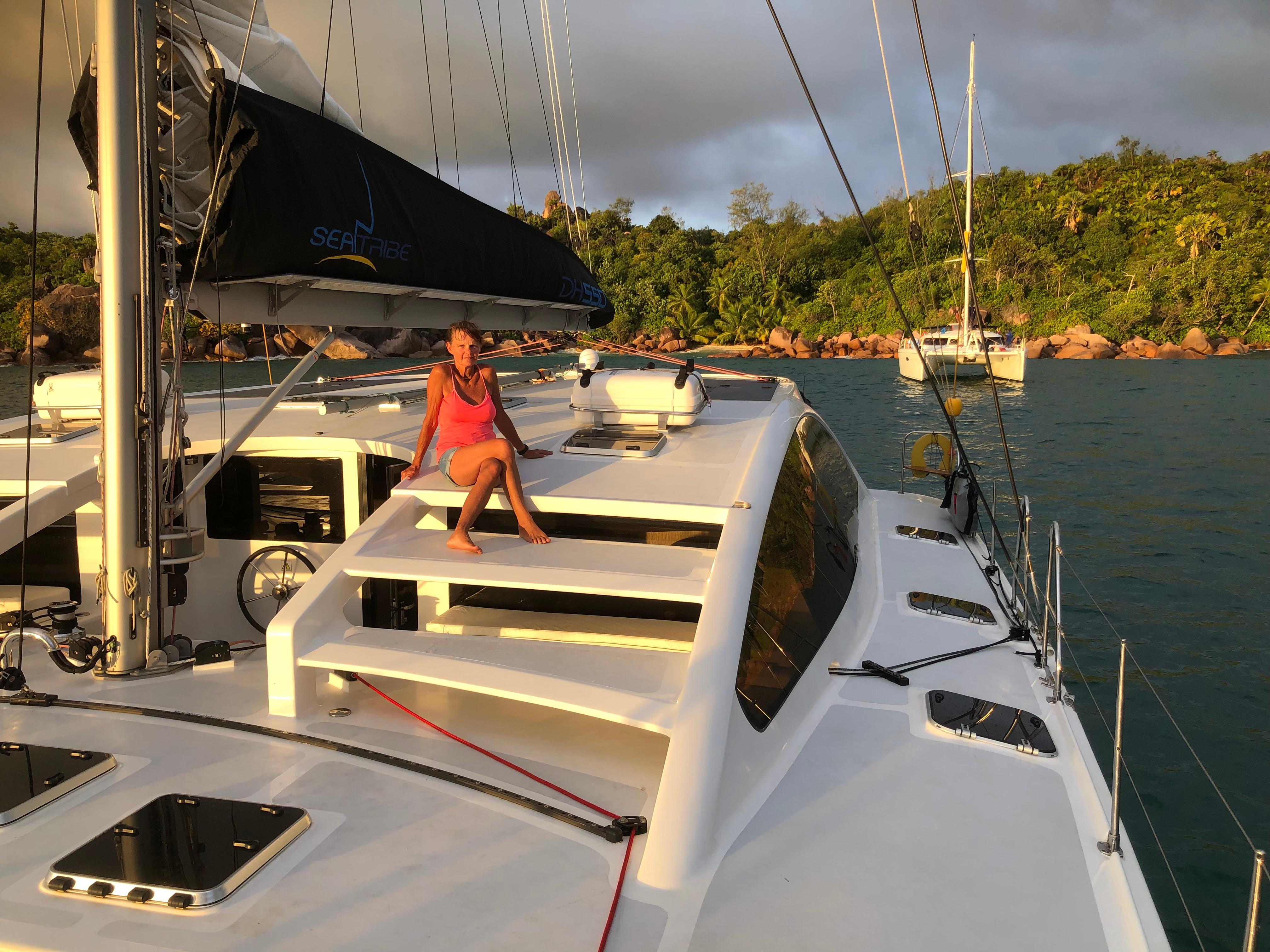 dh 550 catamaran for sale