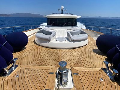 Yacht