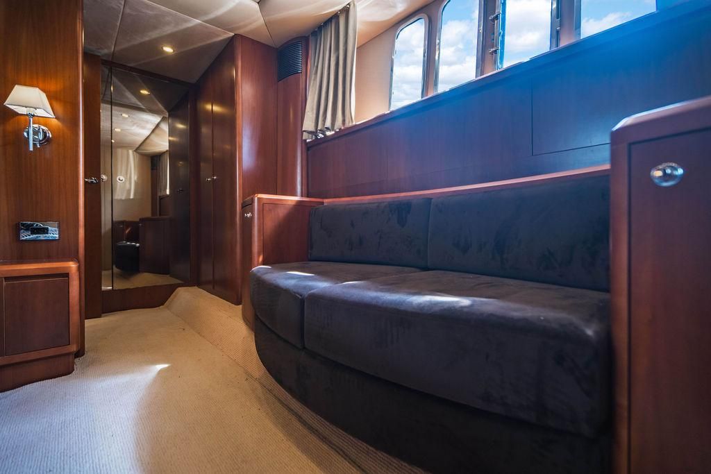2009 Princess 70 