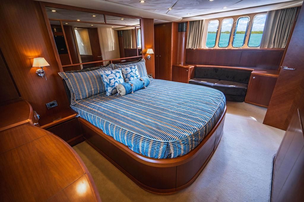 2009 Princess 70 