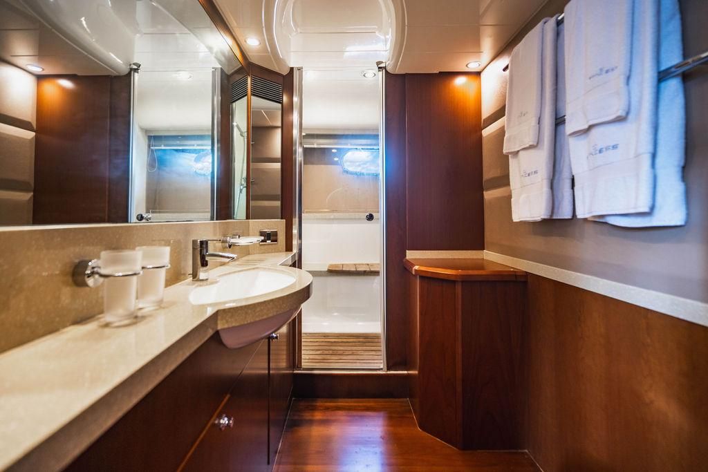2009 Princess 70 