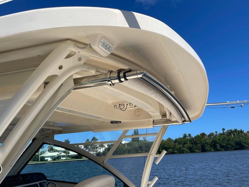 2017 Grady-White Freedom 375