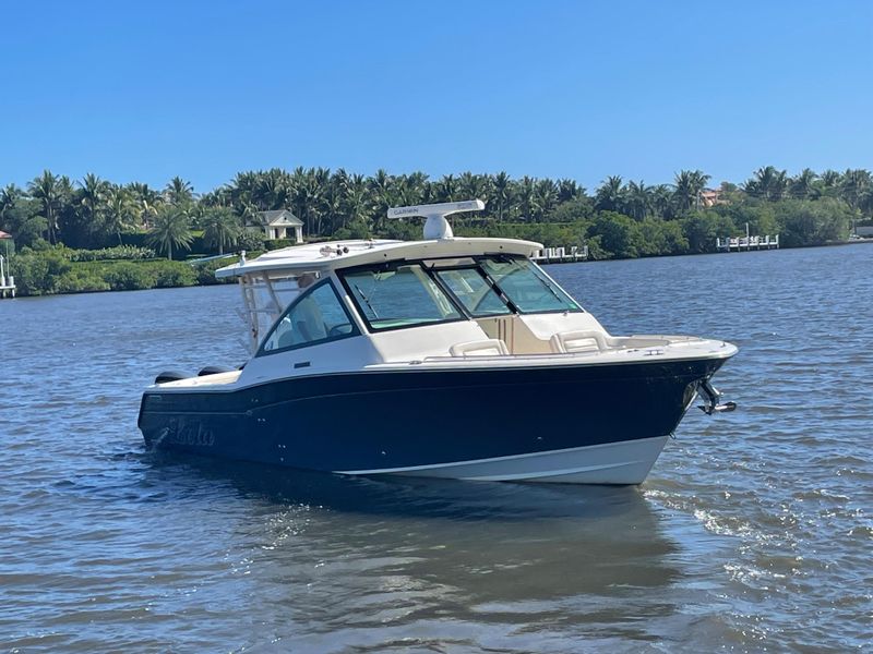2017 Grady-White Freedom 375