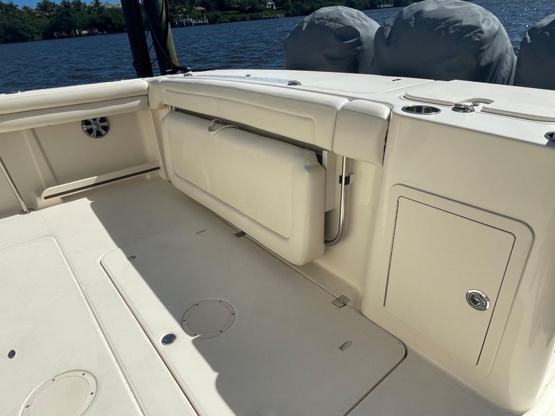 2017 Grady-White Freedom 375