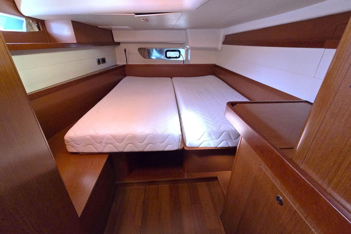 2011 Beneteau 59 