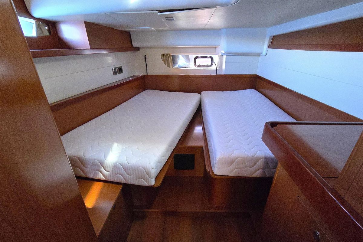 2011 Beneteau 59 