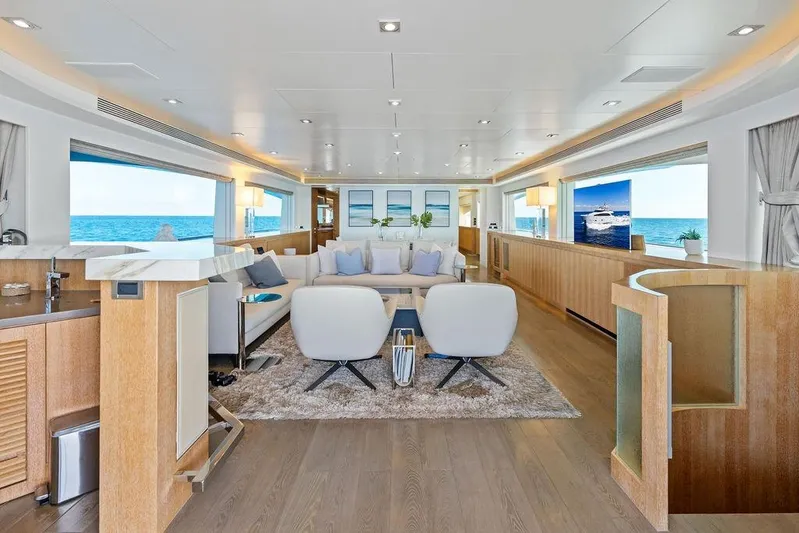  Yacht Photos Pics Luxurious interior of 2014 Horizon RP 110 yacht with ocean views and modern furnishings.